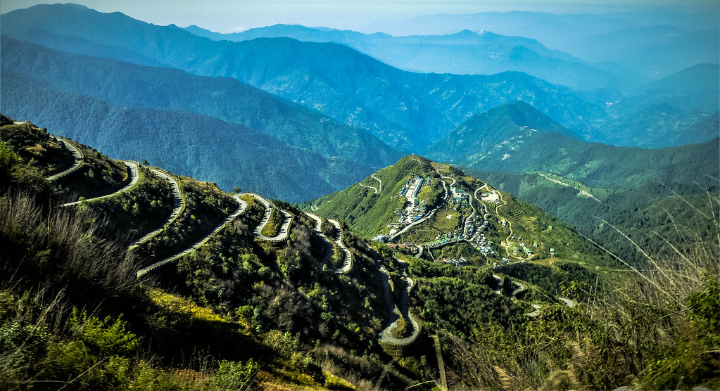Zuluk zigzag road